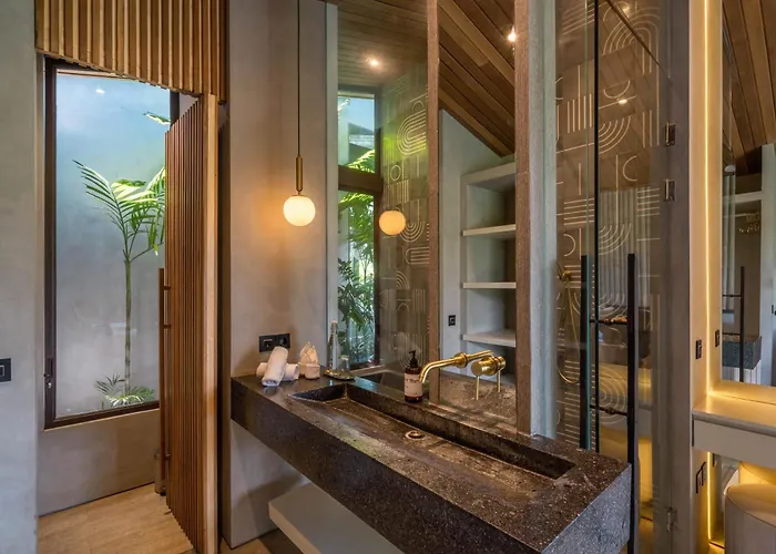 Villa Cala Galeo - Iconic 4br Designer In Pererenan *